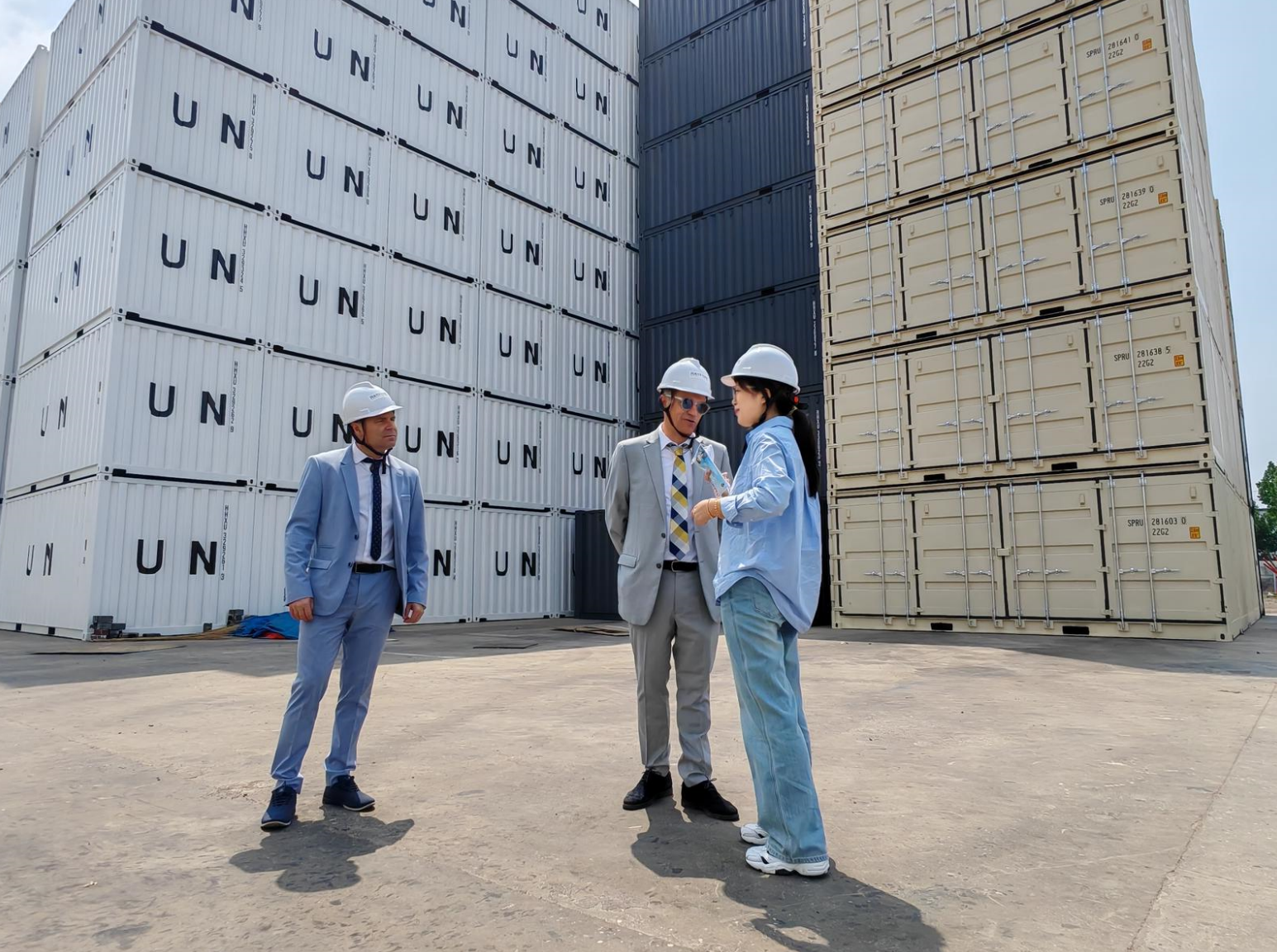 Visita a la planta de fabricación de contenedores marítimos de Eteu Containers