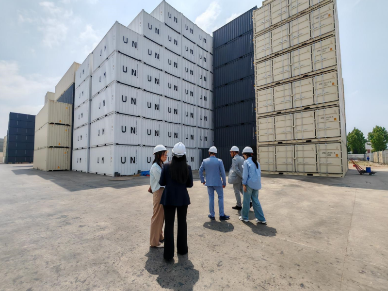Visita a la planta de fabricación de contenedores marítimos de Eteicomps SL